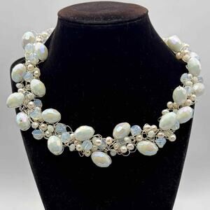 White Beaded & Pearl Necklace